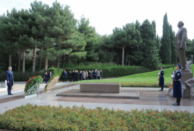 Slovak PM pays respect to national leader Heydar Aliyev and Azerbaijani martyrs
