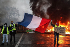 Will the yellow vests reject the brown shirts? - OPINION