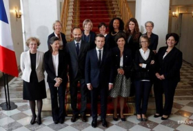Macron's Cabinet: 11 men, 11 women cross political spectrum