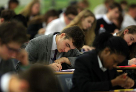 Anxiety ‘causes students to take phones into exams’