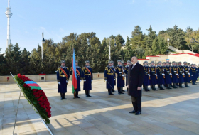  President Ilham Aliyev pays tribute to January 20 martyrs 
