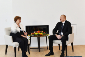   President Aliyev meets CEO for World Bank in Davos -   URGENT    