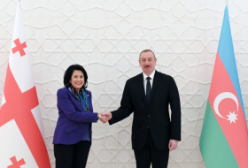  Azerbaijani president holds one-on-one meeting with his Georgian counterpart-UPDATED