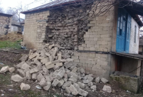  Azerbaijan's Shamakhi authorities talk damage on houses after quake 