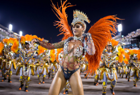  World-famous Rio de Janeiro Carnival kicks off with colourful costumes -  NO COMMENT  