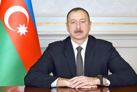 President Aliyev awards Zurab Tsereteli Azerbaijan's Order of Friendship 
