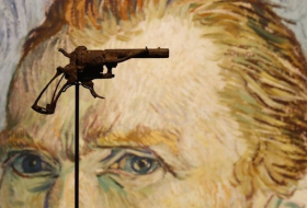   Gun 'Van Gogh killed himself with' to go on auction in Paris  
