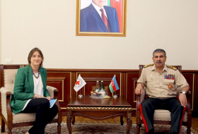  Azerbaijani defense minister meets head of ICRC Azerbaijan Office 