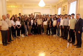  Azerbaijan Defense Minister meets with participants of Young Leaders Program -   VIDEO  