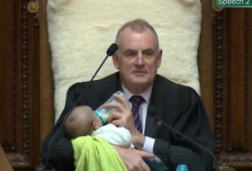  New Zealand speaker feeds lawmaker's baby  during debate in Parliament