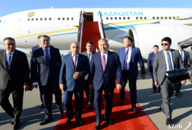 Kazakhstan's Nursultan Nazarbayev arrives in Azerbaijan 