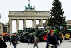  German farmers sow their discontent over agricultural policiies-  NO COMMENT    