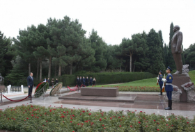   Russian FM pays respect to national leader Heydar Aliyev and Azerbaijani martyrs  