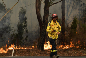   Australia bushfires: heavy smoke slows down rescue teams-   NO COMMENT    