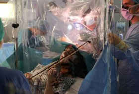   This violinist played her instrument during brain surgery -   NO COMMENT    