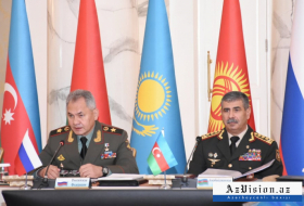   Azerbaijani, Russian defense ministers hold phone talk  