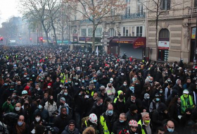   French police arrest more than 100 protesters in Paris-   NO COMMENT    