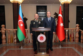   Commander of Azerbaijan’s Combined Arms Army meets Turkish defense minister  