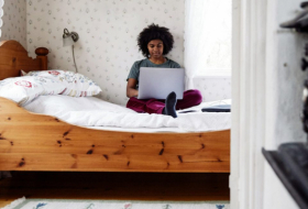  What happens when you work from bed for a year -  iWONDER  