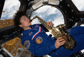  How do astronauts spend their weekends in space? -   iWONDER    