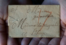   How the forgotten tricks of 'letterlocking' shaped history -   iWONDER    