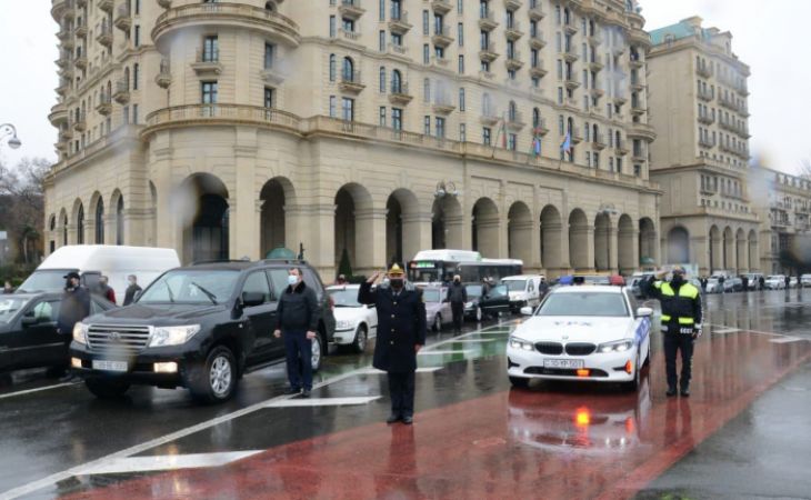  Azerbaijan observes moment of silence for "Black January" martyrs  