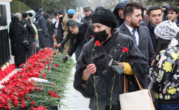  Azerbaijani people commemorate January 20 martyrs – <span style="color: #ff0000;"> PHOTOS </span> 