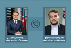   Azerbaijani, Iranian FMs hold phone talk  