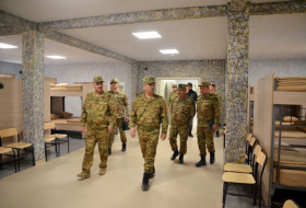 Azerbaijani MoD officials visit new building of Land Forces' Training Center 
