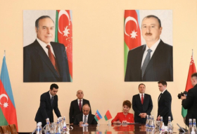 Azerbaijani and Belarusian PMs sign documents in Baku 