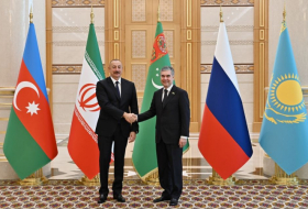  President Ilham Aliyev meets with Gurbanguly Berdimuhamedov