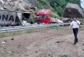 Azerbaijani driver dead after landslide in Türkiye