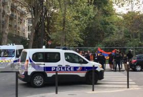  Armenian radical group tries to attack Azerbaijan Cultural Center in France -  VIDEO  