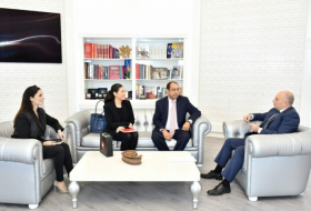 Azerbaijan's minister of culture meets with CNN representatives
