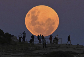   How the Moon is making days longer on Earth -   iWONDER    