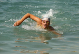 Aysu Turkoglu becomes 1st Turkish woman to swim across North Channel