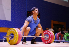 Junior Azerbaijani weightlifter to compete in World Championships