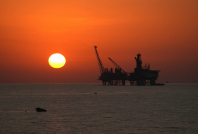 Azerbaijani oil price decreases 
