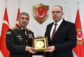 Azerbaijani Defense Minister Visits National Defense University of Turkey 