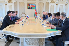 Chairperson of Azerbaijani Parliament meets Russia's St. Petersburg Governor-led delegation