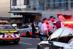 5 killed in Sydney shopping center stabbings