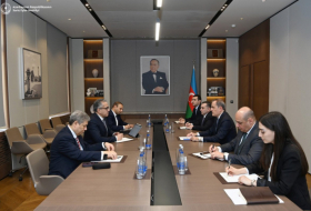 Azerbaijani FM meets with candidate for UNESCO director-general post