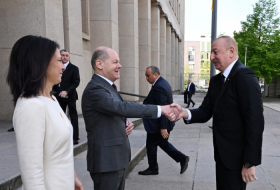   President Ilham Aliyev holds one-on-one meeting with German Chancellor Olaf Scholz in Berlin  