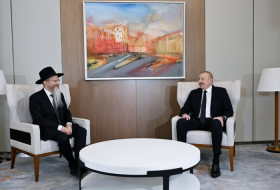 President Ilham Aliyev receives Chief Rabbi of Russia