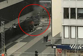Four dead as truck crashes into crowd of people in Stockholm - UPDATED, PHOTOS, VIDEOS