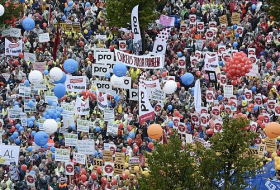 30,000 rally in Helsinki to protest proposed government cuts - VIDEO