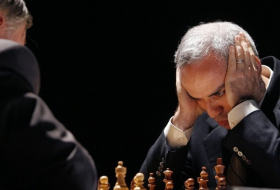 Chess legend Kasparov returns to board 12 years after retirement