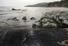 Burst pipeline spills 21,000 gallons of oil into ocean off California