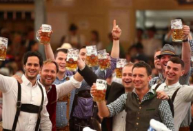 Bavarian beer binge begins - NO COMMENT
