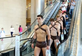 Foreigners Dressed as Spartans Freak Out the Beijing Police and Get Arrested